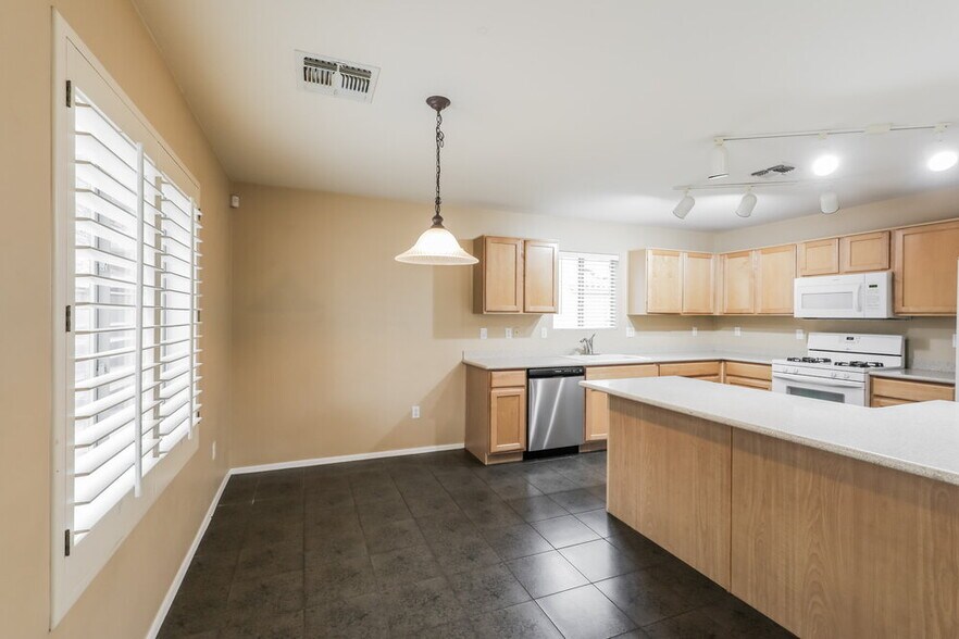 Building Photo - 12890 N Pocatella Dr