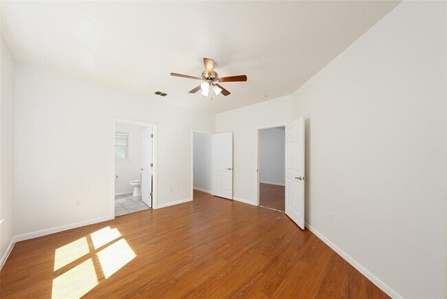 Building Photo - 4505 Red River St