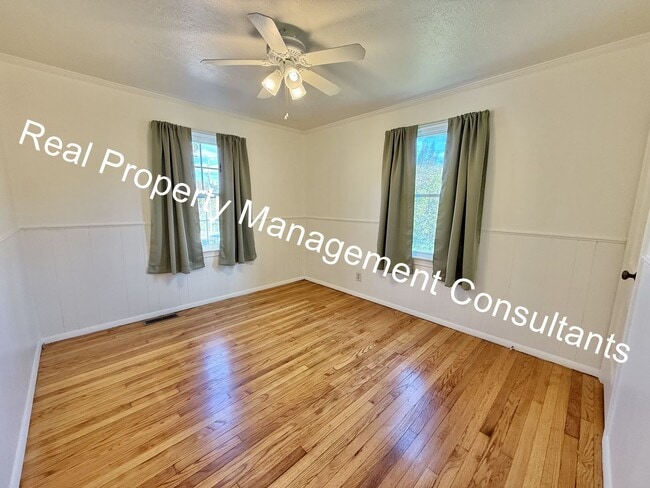 Building Photo - Charming 3-Bedroom Home with Covered Deck ...