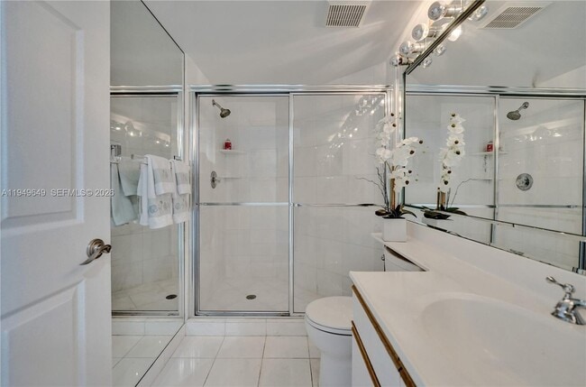 Building Photo - 3500 Mystic Pointe Dr