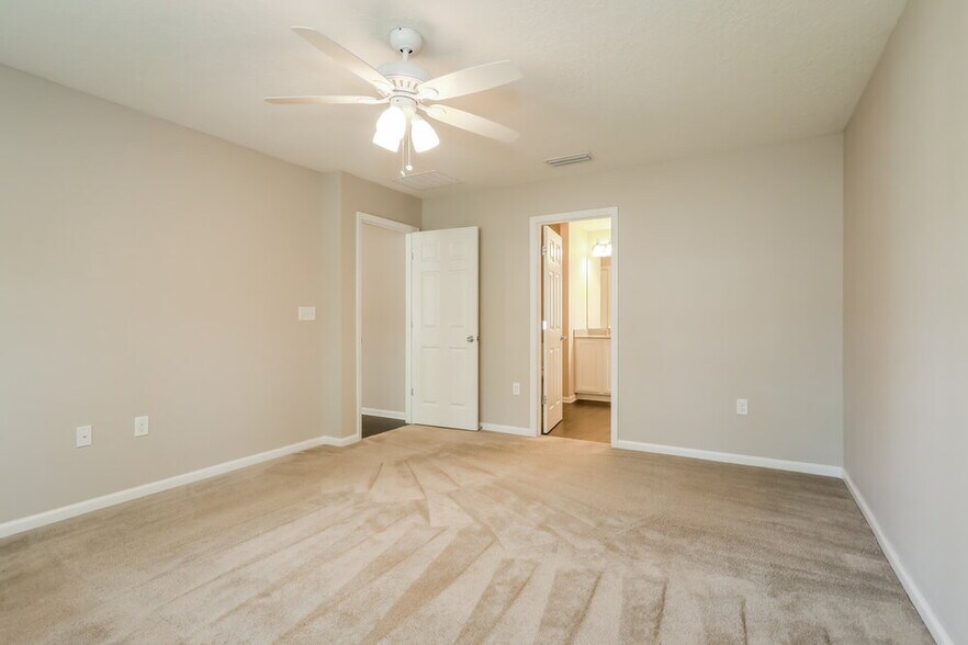 Building Photo - 3020 Angora Bay Dr