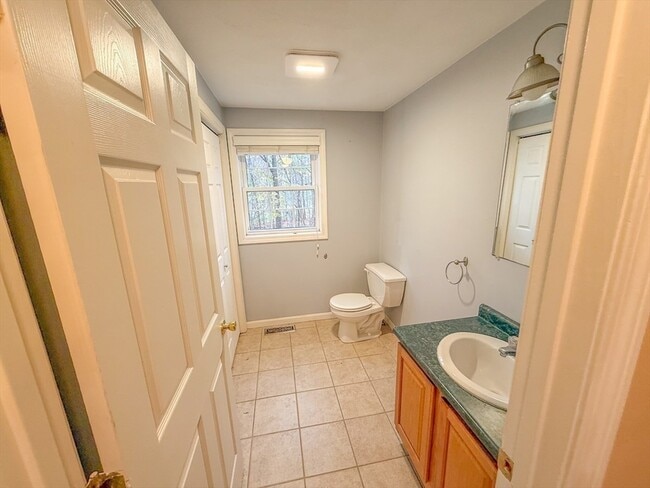 Building Photo - 14 Eastern Ave