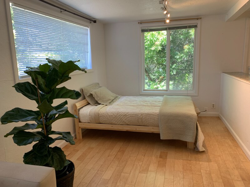 Building Photo - 6040 Buena Ventura Ave