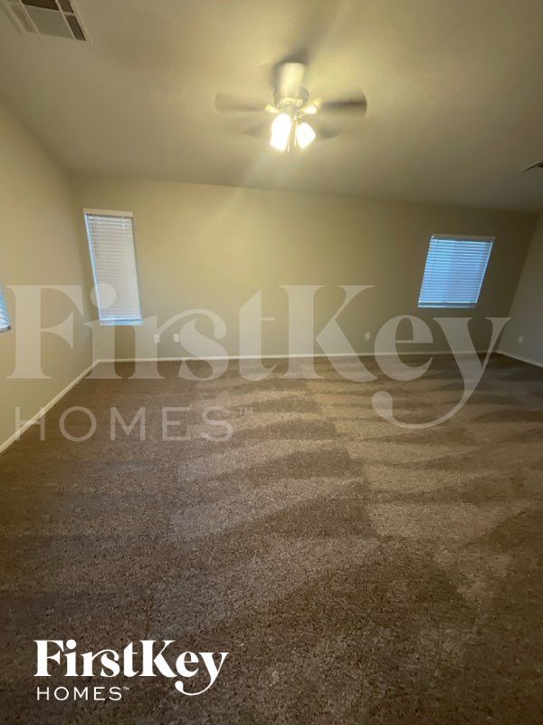 Building Photo - 1008 E Oceanwood Ave