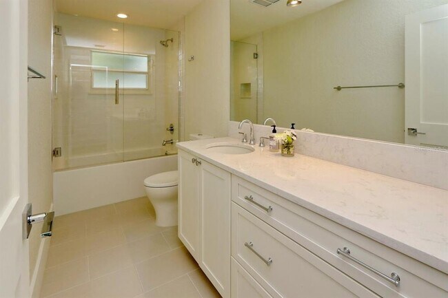 Building Photo - 4307 W Roland St