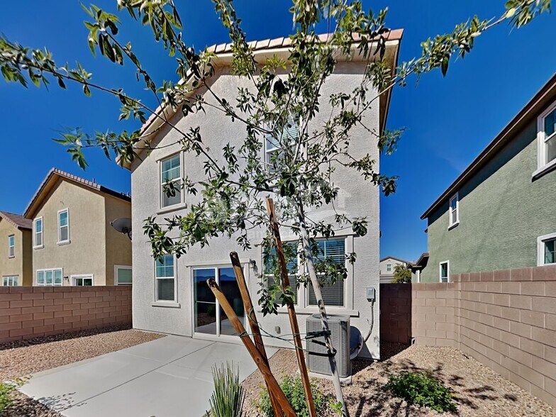 Building Photo - 8152 Inhibition Ct