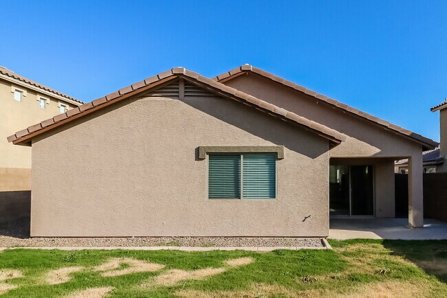 Building Photo - 16871 W Portland St