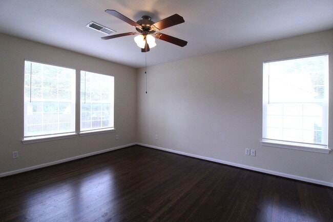 Building Photo - 1 Bedroom 1 Bath Duplex in Navy Hill Area ...