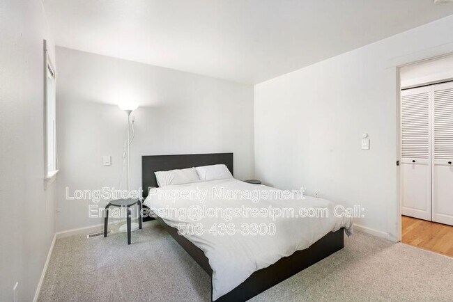 Building Photo - 10247 NW Village Heights Dr