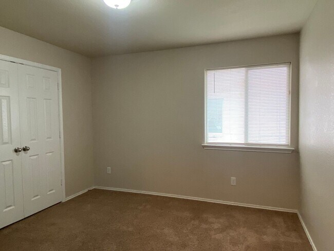 Building Photo - 3 BEDROOM, ACADEMY ISD