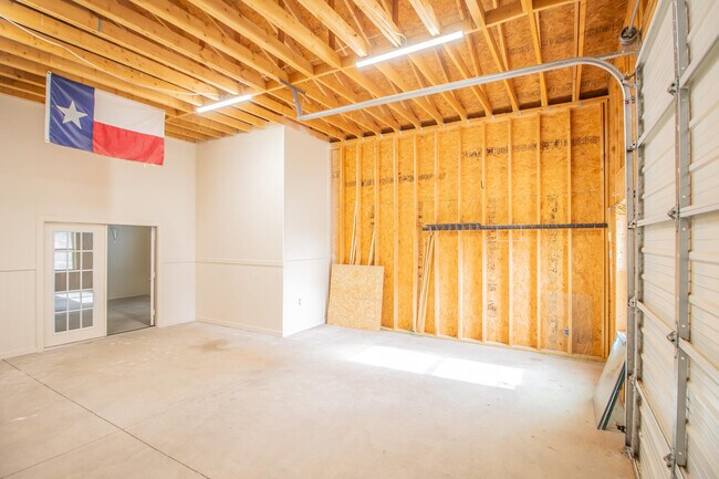 Building Photo - 5402 158th St