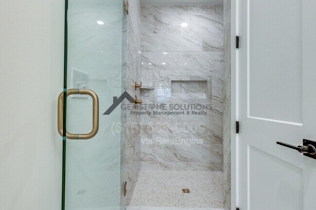 Building Photo - 669 Westboro Dr