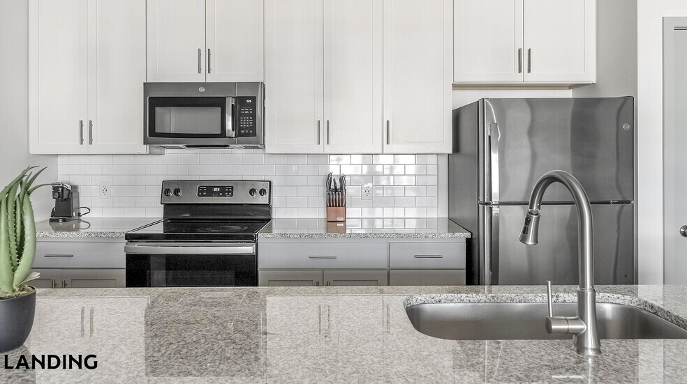 Building Photo - 100 Wildwood Ct