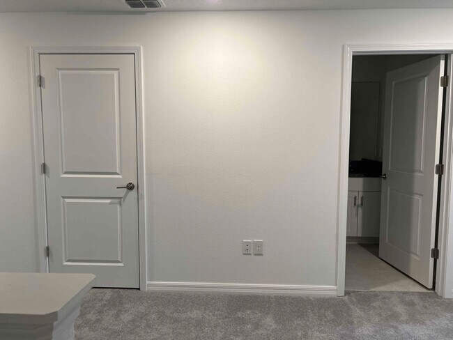 Building Photo - 32051 Powderpuff Mimosa Dr