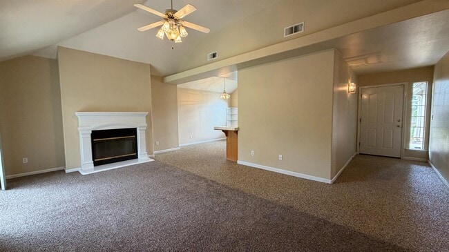 Building Photo - 2274 E Skyview Ave