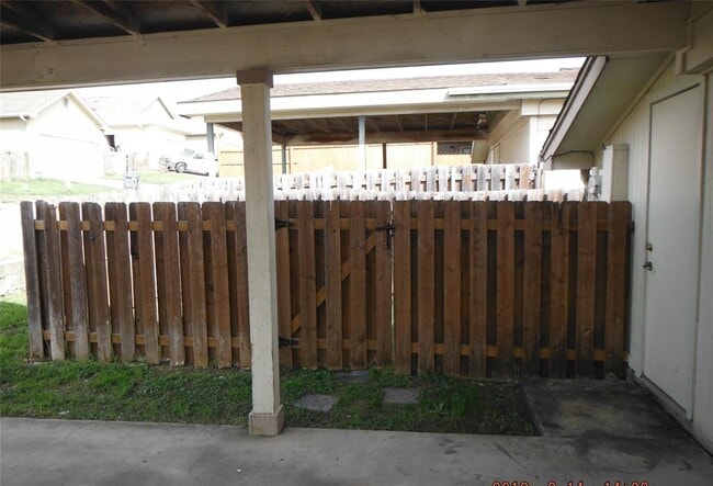 Building Photo - 5648 Pinon Vista Dr