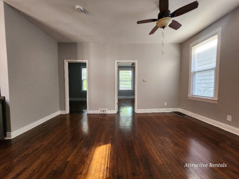 Building Photo - 7632 S Drexel Ave