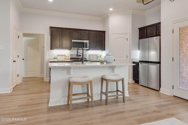 Building Photo - 102 Gilded Ln