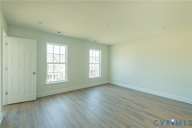 Building Photo - 15225 Dunton Ave