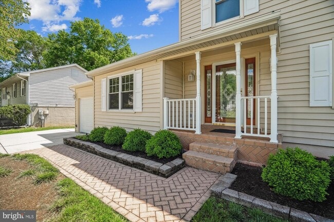 Building Photo - 10902 Valley Brook Dr