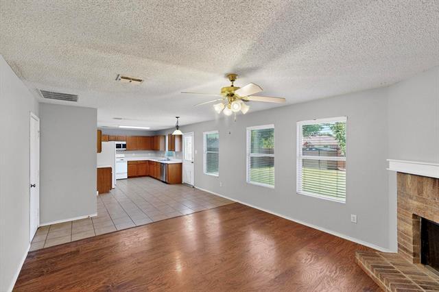 Building Photo - 2316 White Oak Dr
