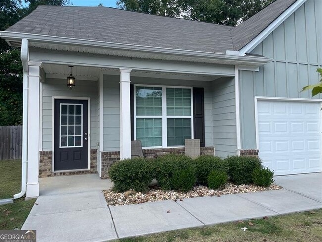 Building Photo - 560 Vandenburg Dr