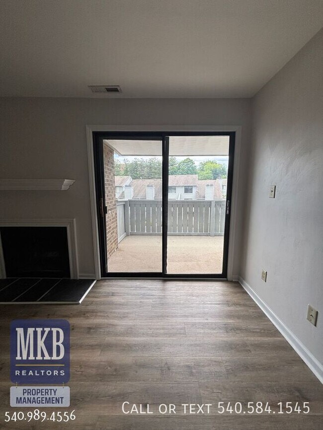 Building Photo - 2527 Gatehouse Ln