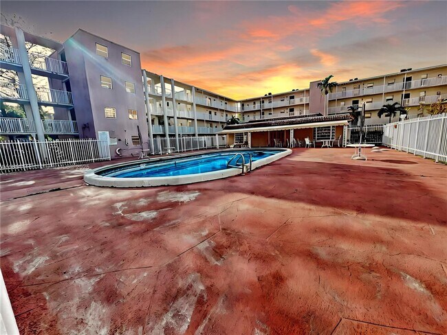 Primary Photo - 2800 NW 56th Ave