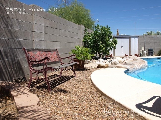 Building Photo - 3 Bedroom Home in Pantano Heights w/ Pool