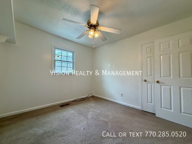 Building Photo - 130 Tyler Ln