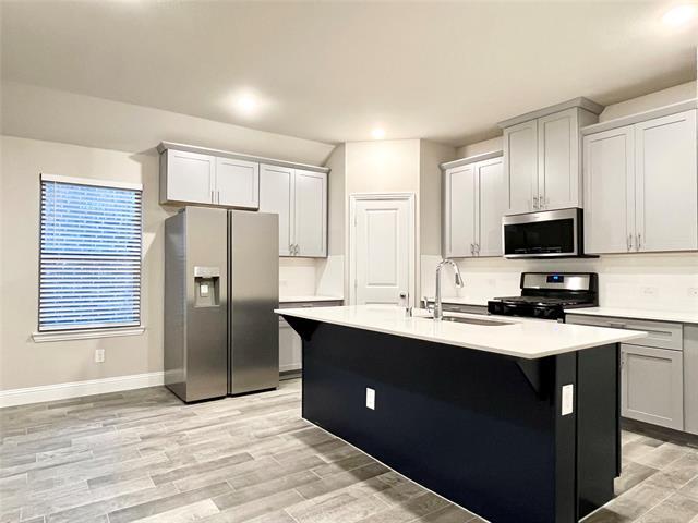 Building Photo - 6004 Horsetail Dr