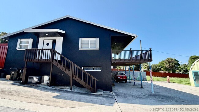 Building Photo - 907 N A St