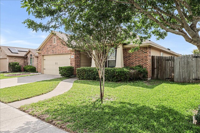 Building Photo - 3906 Las Bahias Dr