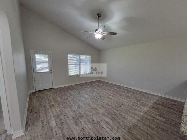 Building Photo - Charming 4 beds 2.5 baths in San Antonio