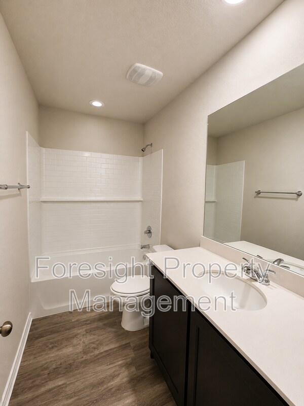 Building Photo - 538 Concho St