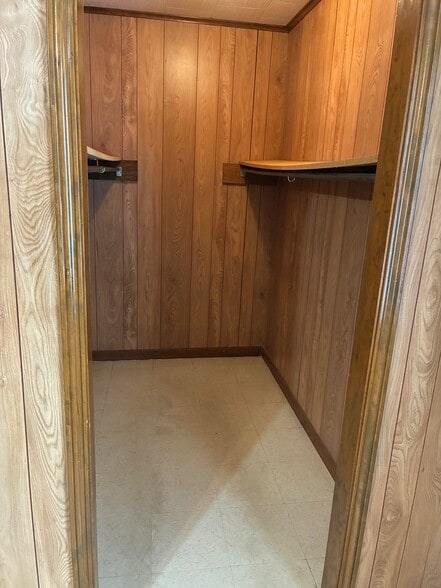 Building Photo - 520 N 1st St