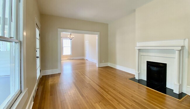 Building Photo - 1105 Virginia Ave