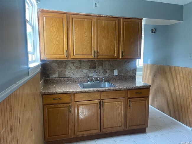 Building Photo - 200 Claridge Ave