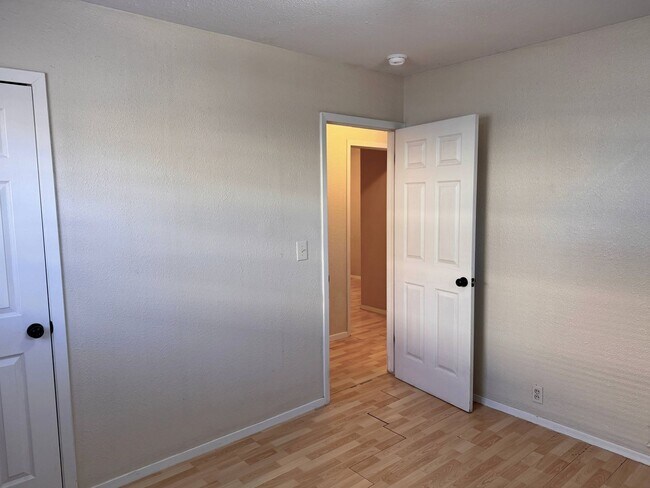 Building Photo - Affordable 3 Bed 1 Bath In Lynwood