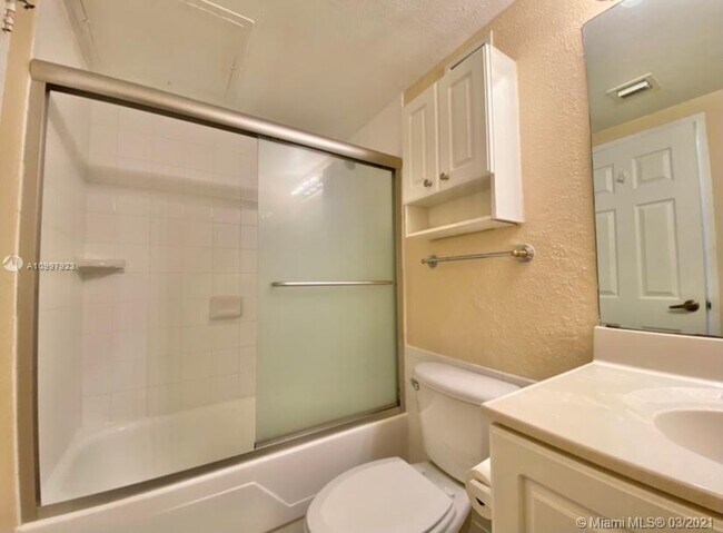 Building Photo - 2501 S Ocean Dr