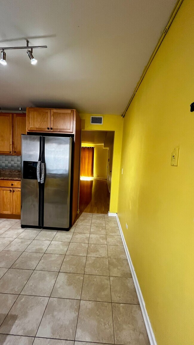 Building Photo - 1222 Brown St