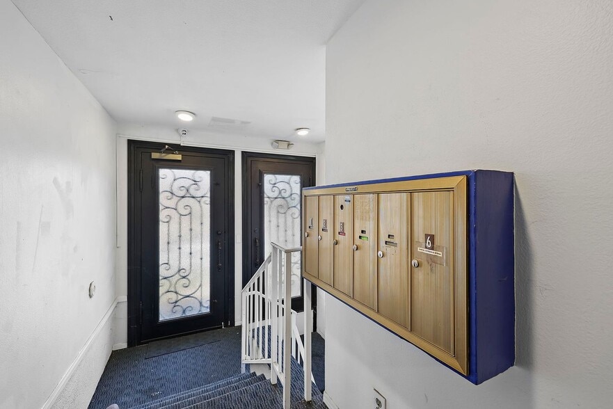 Mailboxes - 6145 Whitsett Ave