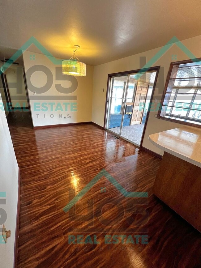 Building Photo - RENOVATED 3 bedroom in OKC