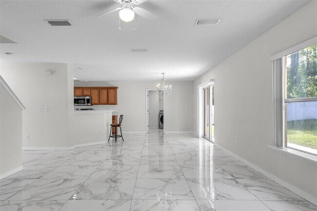 Building Photo - 81 Panorama Dr