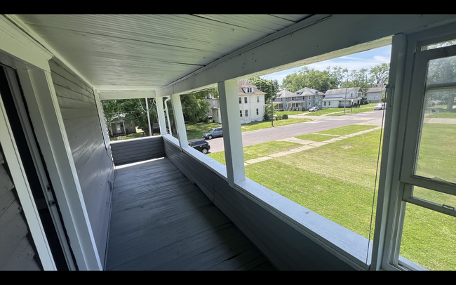 Upstairs Balcony - 1109 NE Perry Ave