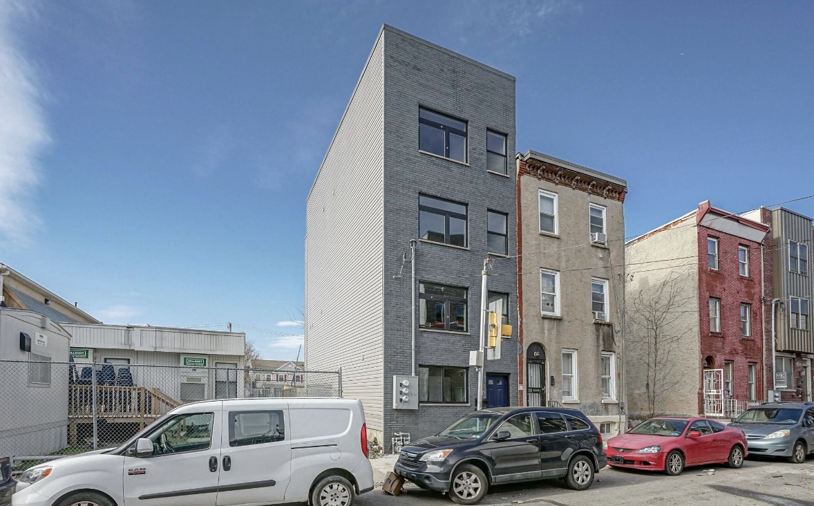 Building Photo - 1702 N Gratz St