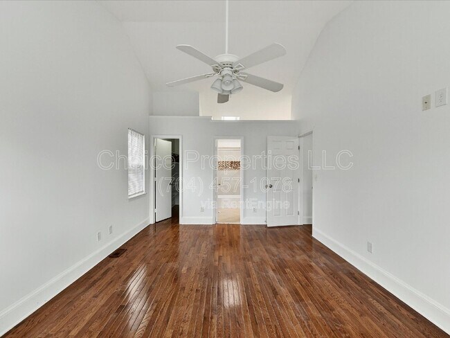 Building Photo - 8413 Red Setter Ln
