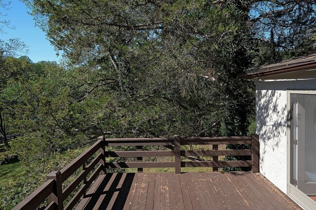Building Photo - Beautifully Restored Ivy Residence, Fully Furnished with Utilities Included