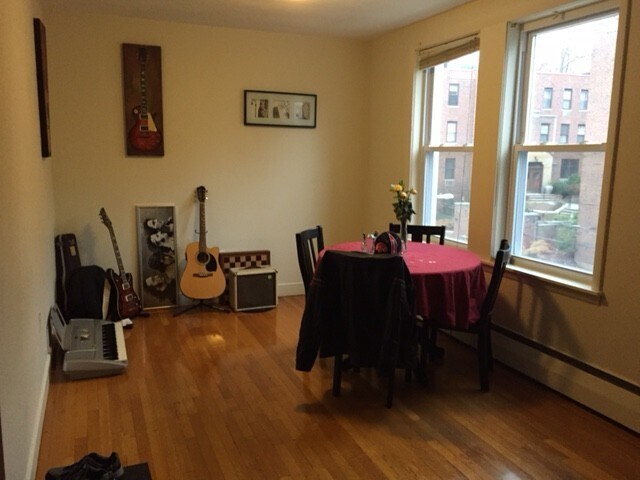 Building Photo - 310 Tappan St