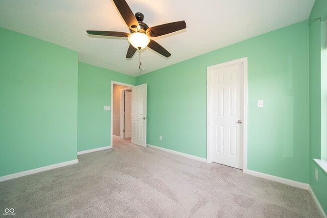 Building Photo - 7062 English Oak Dr